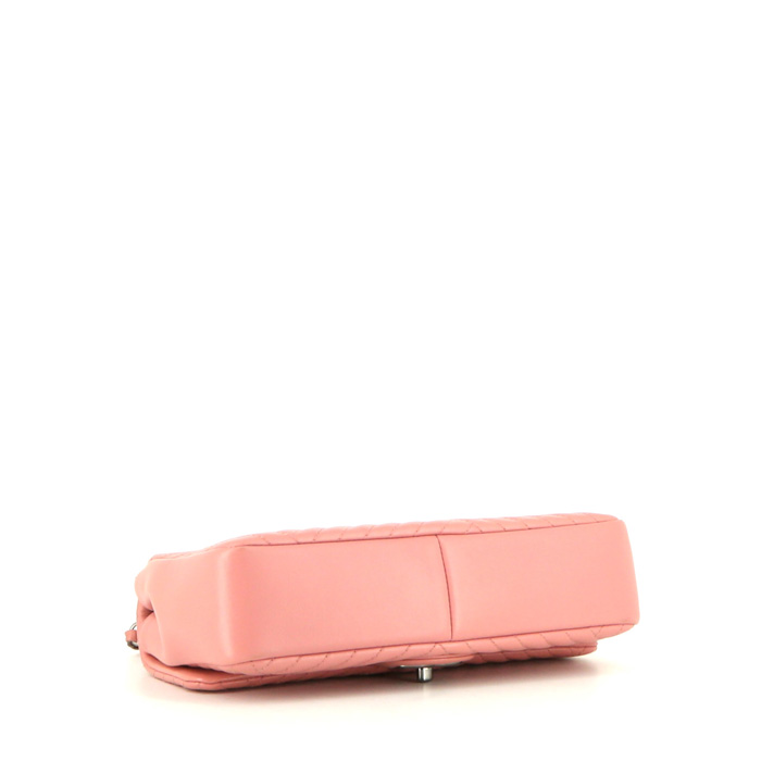 Chanel Timeless handbag in pink chevron quilted leather - Detail D5