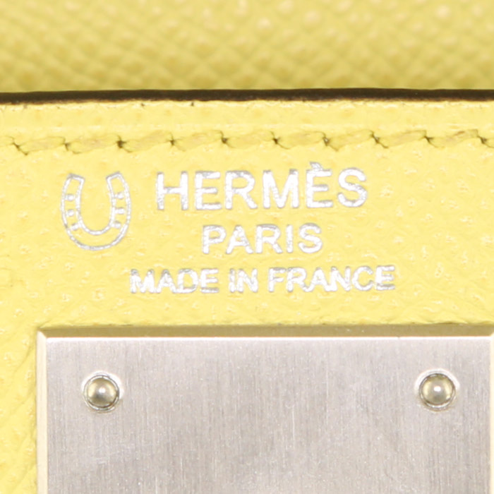 Hermès Kelly 28 cm handbag in yellow Soufre and Bleu Lin epsom leather - Detail D4