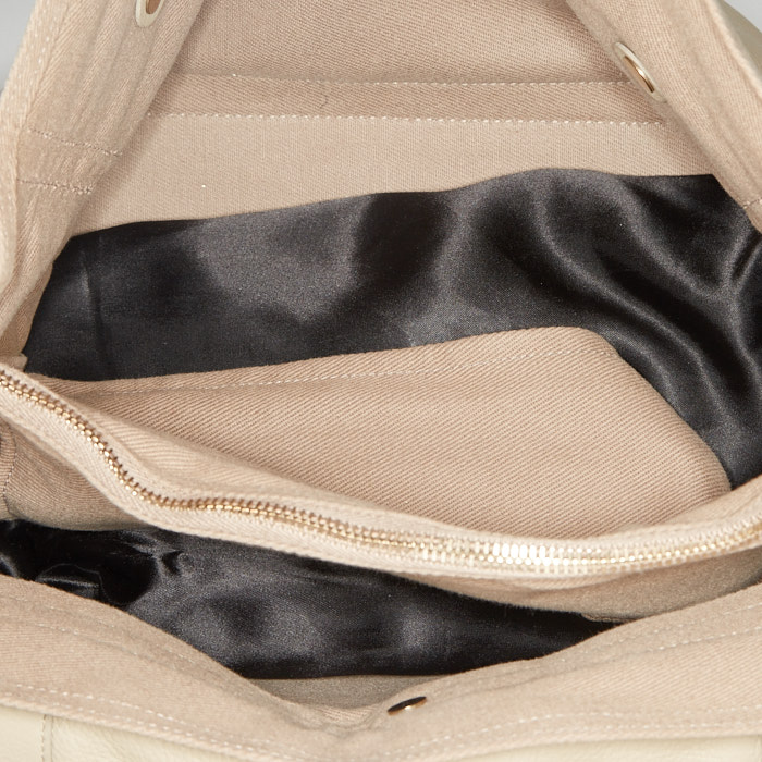 Sac à main Yves Saint Laurent Muse Two en cuir et toile beige - Detail D4