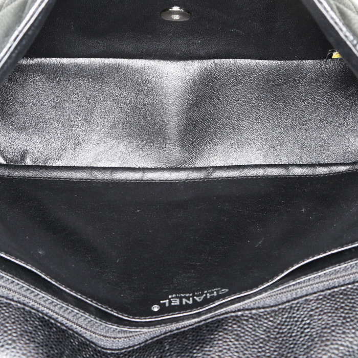 Bolso bandolera Chanel  Timeless Jumbo en cuero acolchado negro - Detail D3