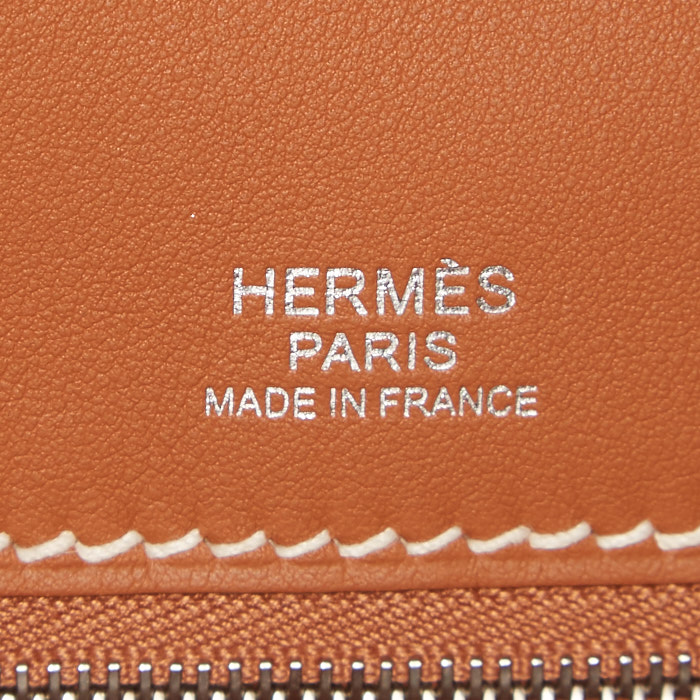 Bolsito de mano Hermès Virevolte en cuero de ternero doblis y cuero togo color oro - Detail D5