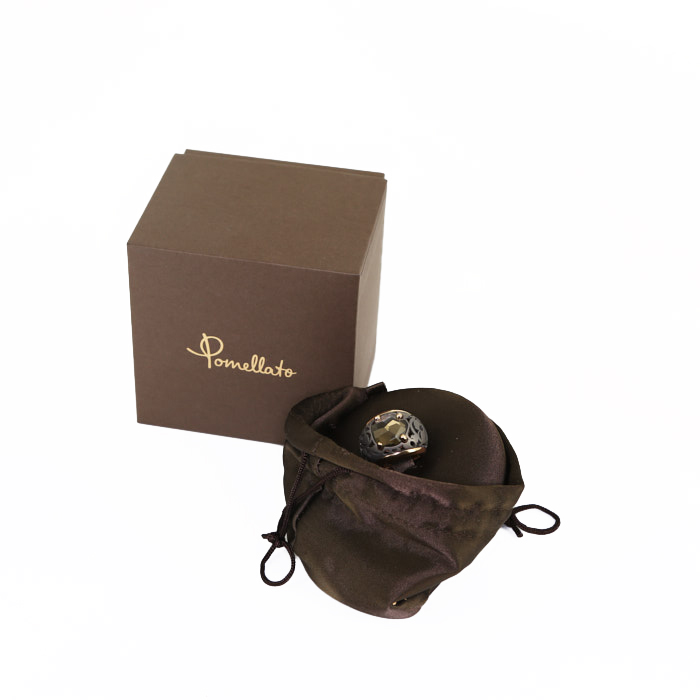 Pomellato Arabesques ring in pink gold, titanium and smoked quartz - Detail D2