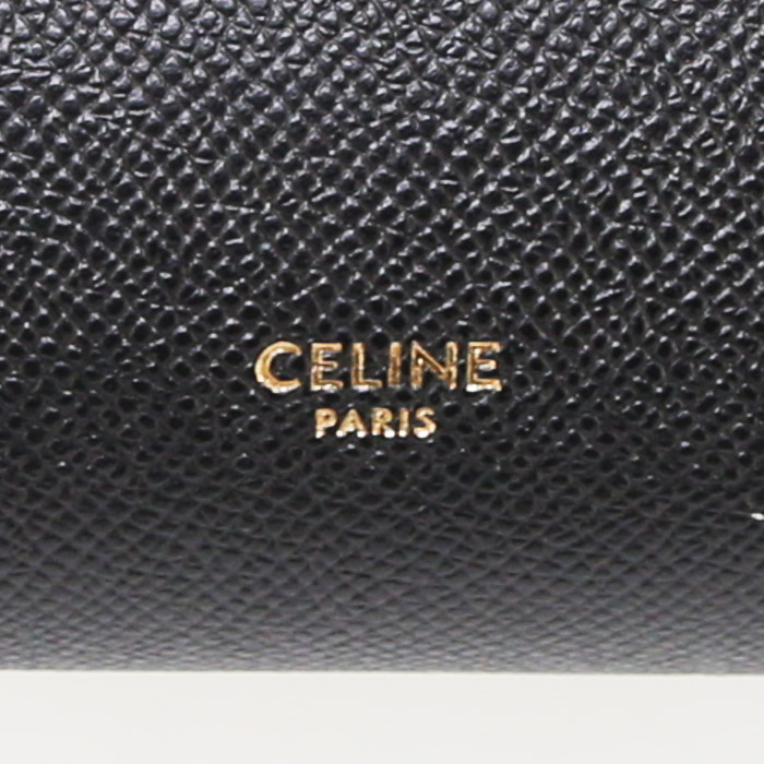 Celine Belt mini handbag in black grained leather - Detail D4