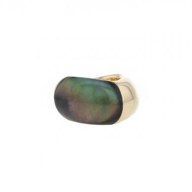 Vhernier Biscuit ring in pink gold,  mother of pearl and rock crystal