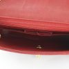 Bolso de mano Chanel Timeless en cuero acolchado rojo - Detail D2 thumbnail