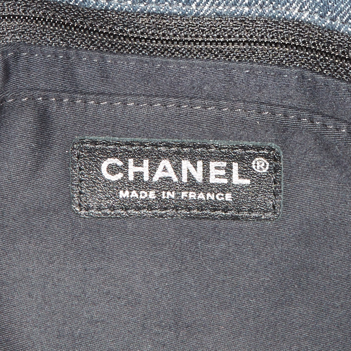 Sac à main Chanel Timeless Classic en toile denim bleu indigo et cuir marron - Detail D5