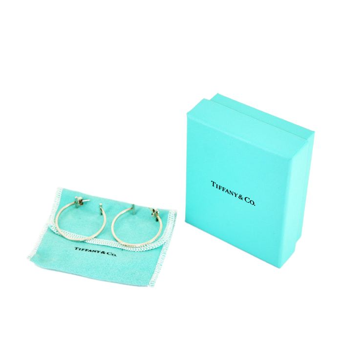 Tiffany 
Co Wire medium size earrings in silver - Detail D2