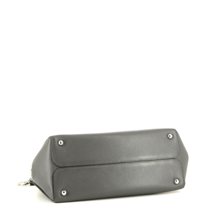 Dior Open Bar shopping bag in grey grained leather - Detail D4