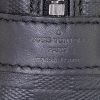 Borsa portadocumenti Louis Vuitton Porte documents Voyage in tela a scacchi grigia e pelle nera - Detail D3 thumbnail