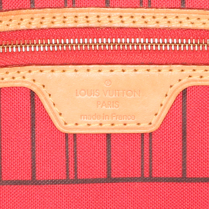 Sac cabas Louis Vuitton Neverfull Jungle moyen modèle en toile monogram marron rouge et bleue et cuir naturel - Detail D3