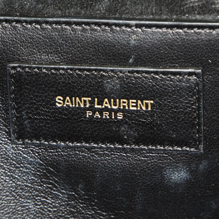 Bolsito de mano Saint Laurent Kate en piel de pitón negra y roja - Detail D3