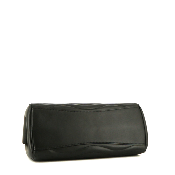 Bolso de mano Louis Vuitton New Wave en cuero acolchado negro - Detail D5