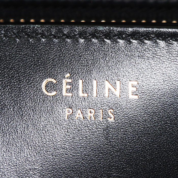 Bolso de mano Celine Luggage Micro en cuero bicolor blanco y negro - Detail D3