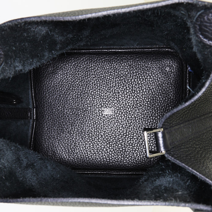 Bolso de mano Hermes Picotin 22 en cuero togo negro - Detail D2