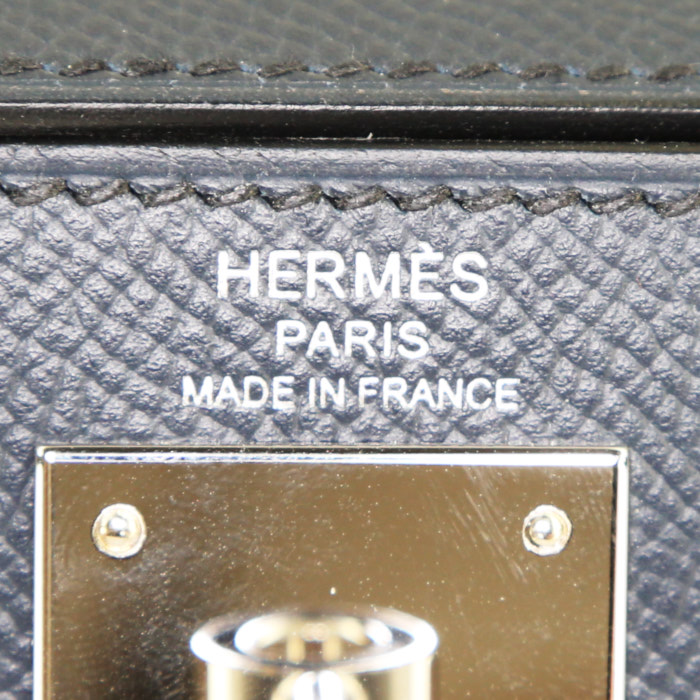 Hermès Kelly 28 cm handbag in indigo blue epsom leather - Detail D4