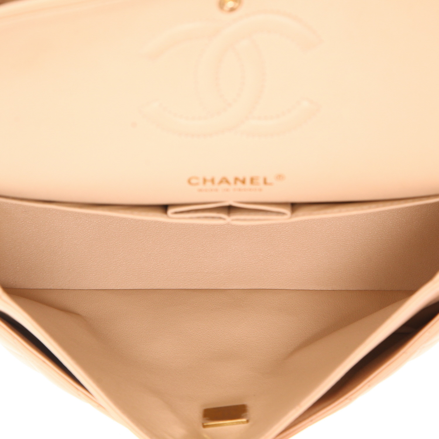 Sac à main Chanel  Timeless Classic en cuir matelassé beige - Detail D3