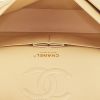 Bolso de mano Chanel  Timeless Classic en cuero acolchado beige - Detail D3 thumbnail