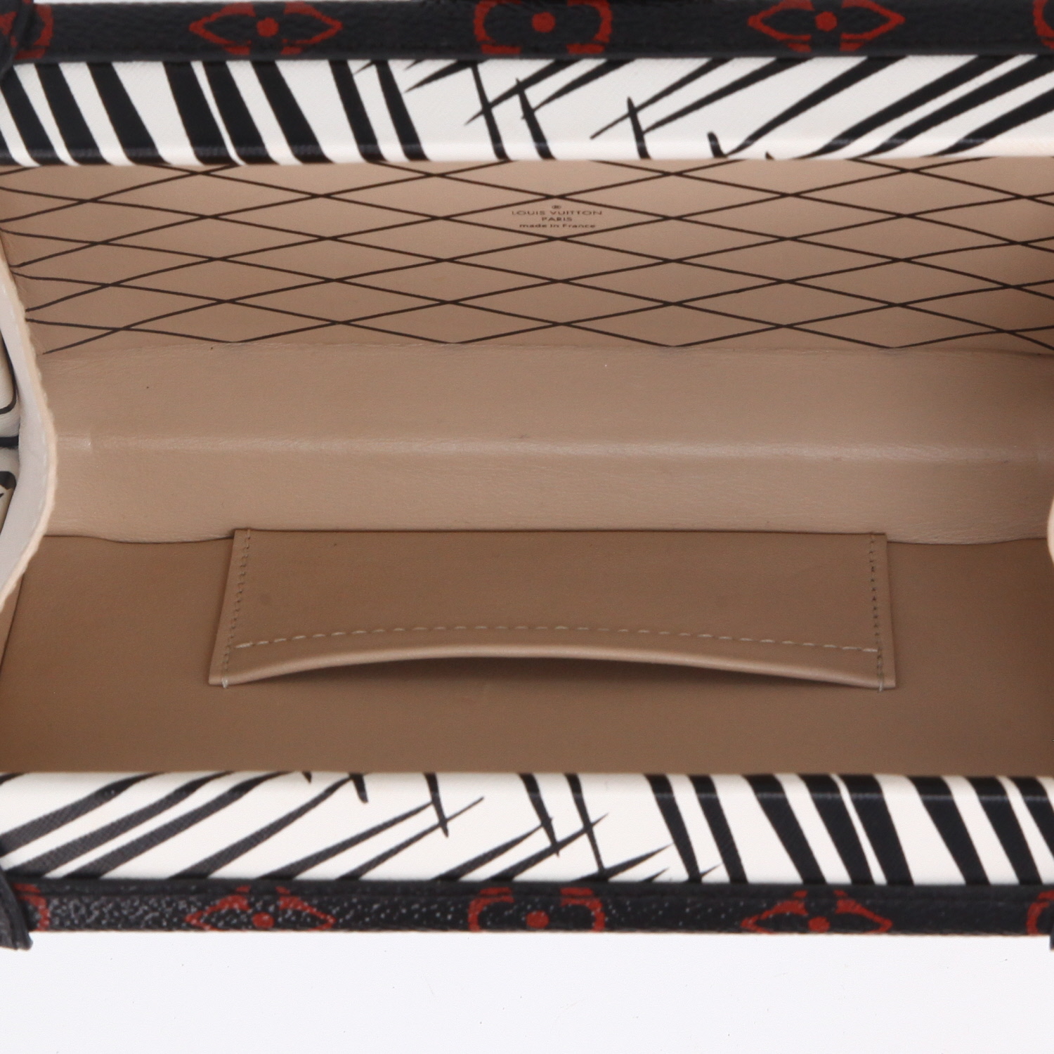 Louis Vuitton  Petite Malle shoulder bag  in white and black bicolor  canvas  and black monogram canvas - Detail D3