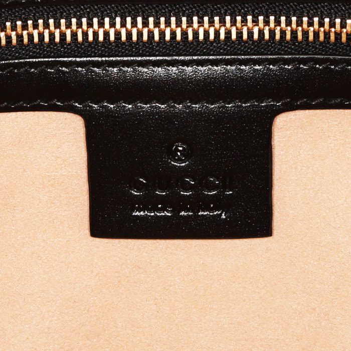 Sac bandoulière Gucci Jackie en cuir noir - Detail D4