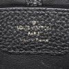 Bolso bandolera Louis Vuitton Capucines modelo mediano  en cuero granulado negro y piel de pitón - Detail D4 thumbnail