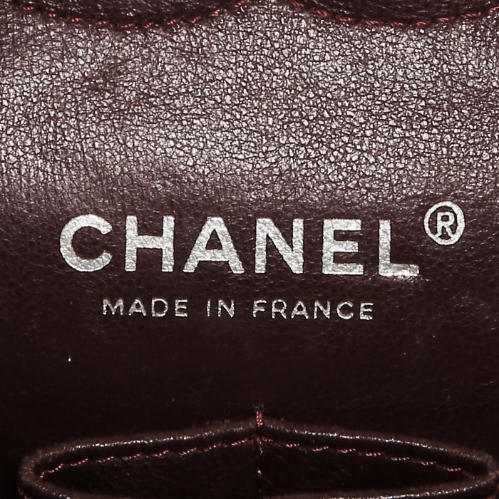 Bolso de mano Chanel  Timeless Classic en cuero acolchado negro - Detail D4