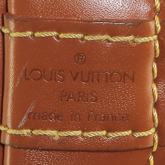 Louis Vuitton  Alma handbag  in brown epi leather - Detail D4