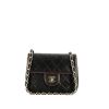 Bolso de mano Chanel  Mini Timeless en cuero acolchado negro y color burdeos - 360 thumbnail