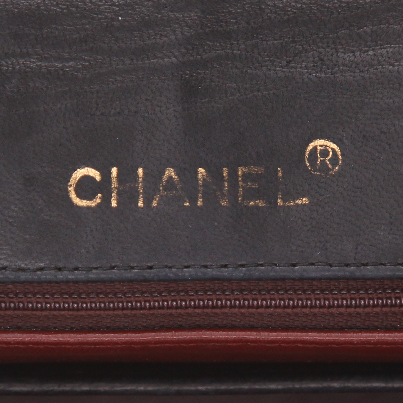 Chanel  Timeless Mini handbag  in black and burgundy quilted leather - Detail D2