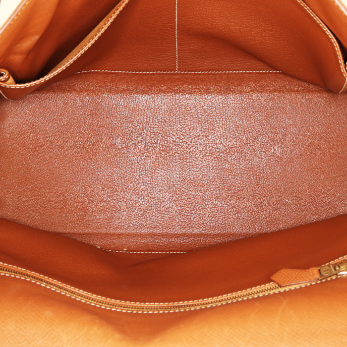 Bolso de mano Hermès  Kelly 35 cm en cuero Courchevel color oro - Detail D3