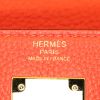 Bolso de mano Hermès Kelly 28 cm en cuero togo naranja Capucine - Detail D4 thumbnail