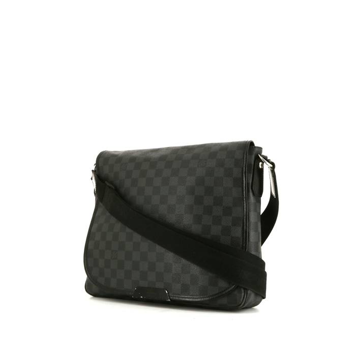 Louis Vuitton Messenger shoulder bag in grey Graphite damier canvas and black leather - 00pp
