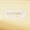 Sac cabas Chanel  Deauville moyen modèle  en toile denim bleue - Detail D3 thumbnail