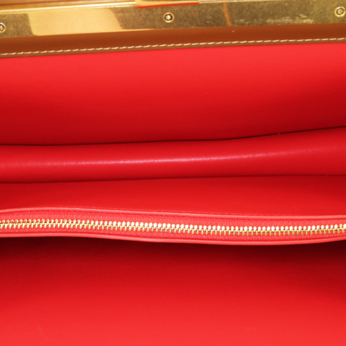 Bolso de mano Celine Clasp en cuero marrón - Detail D2