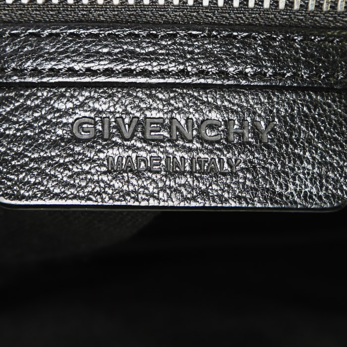Givenchy  Antigona medium model  handbag  in black leather - Detail D4