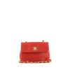 Sac bandoulière Chanel  Mini Timeless en cuir matelassé rouge - 360 thumbnail