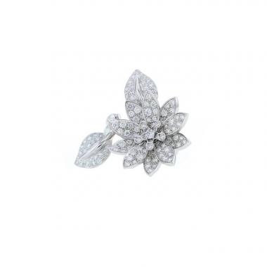 Articulated Van Cleef & Arpels Lotus ring in white gold and diamonds