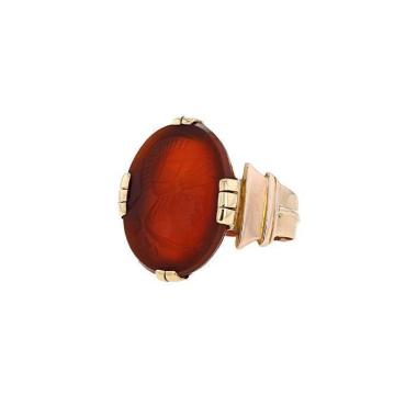 Vintage ring in pink gold and cornelian