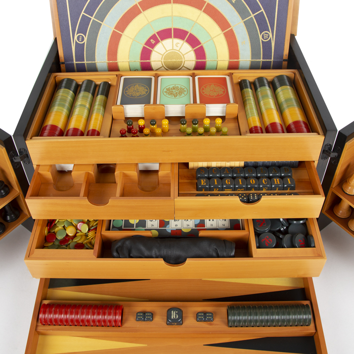 Pomellato & Pierluigi Ghianda, "La scatola dei giochi", rare game box in pearwood and blackened pearwood, limited edition, signed and numbered, designed in 1982 - Detail D1