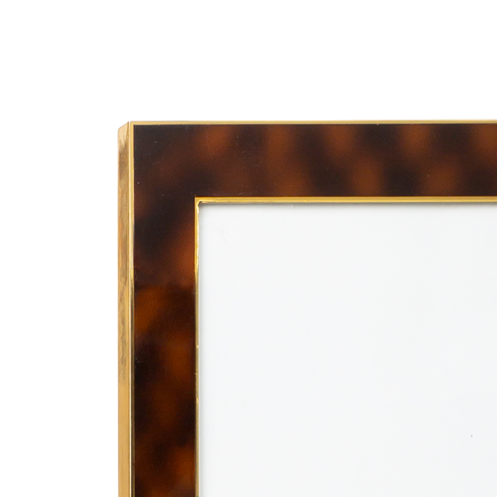 Hermès, rare pair of photo frames, gilded metal, shell-like lacquer and chocolate leather, from the 1980's - Detail D1