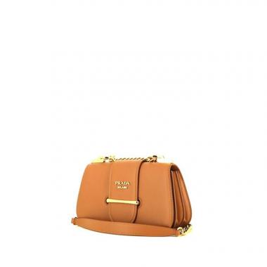 Bolso bandolera Prada Sidonie en cuero beige