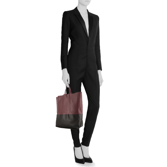 Celine Cabas shopping bag in purple and black bicolor leather - Detail D1