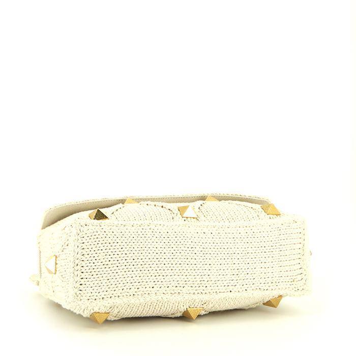 Bolso bandolera Valentino Garavani Roman Stud en lona beige - Detail D5