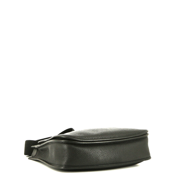 Bolso bandolera Hermès  Evelyne en cuero togo negro - Detail D4