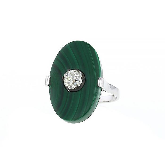 Sortija época años 40 Vintage en oro blanco,  malachite y diamante