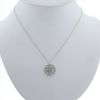 Collar Poiray Rosace de oro blanco y diamantes - 360 thumbnail