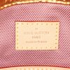 Borsa/pochette Louis Vuitton Edition Limitée Limelight in pelle iridescente trapuntata dorata motivo firmato - Detail D3 thumbnail