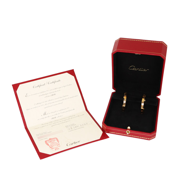 Paire de créoles Cartier Love grand modèle en or jaune - Detail D2