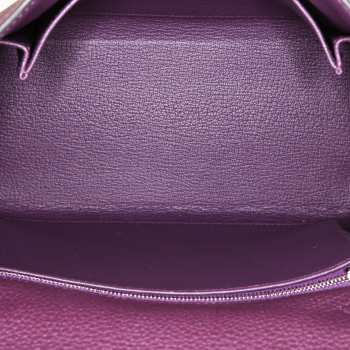Sac à main Hermes Kelly 25 cm en cuir togo violet Cassis - Detail D3