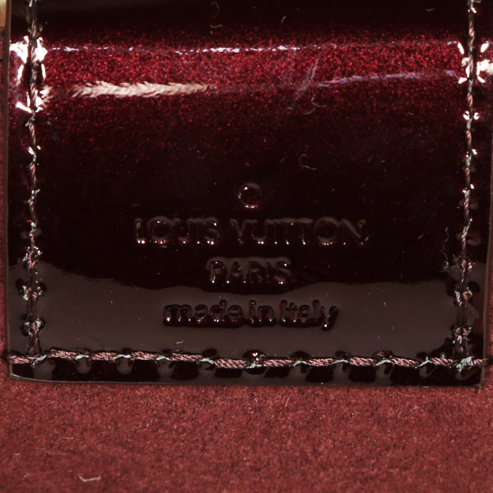 Sac cabas Louis Vuitton moyen modèle en cuir verni monogram bordeaux - Detail D3