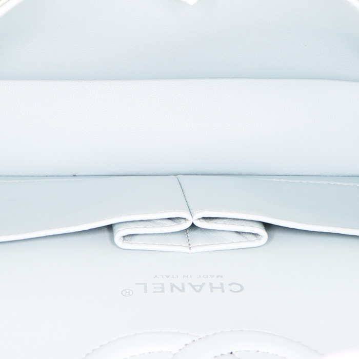 Chanel Timeless handbag in iridescent green and metallic purple quilted leather - Detail D3